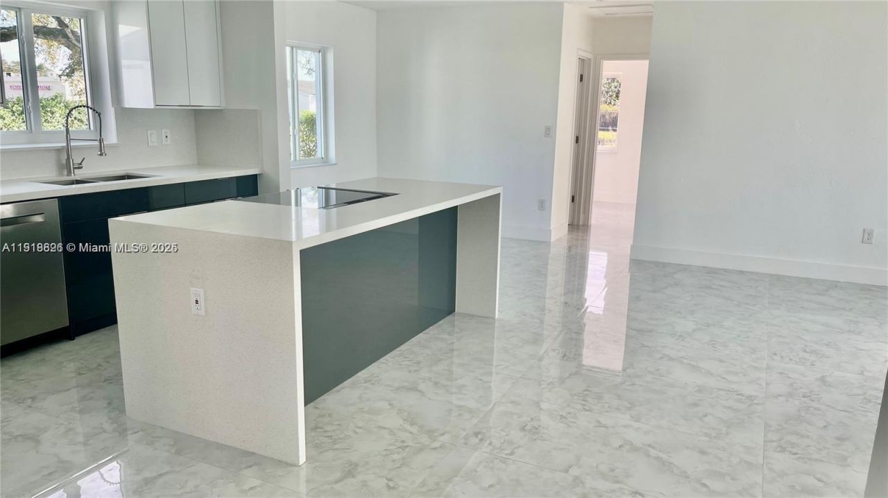 15901 NW 27th Pl, Miami Gardens, FL 33054 Photo