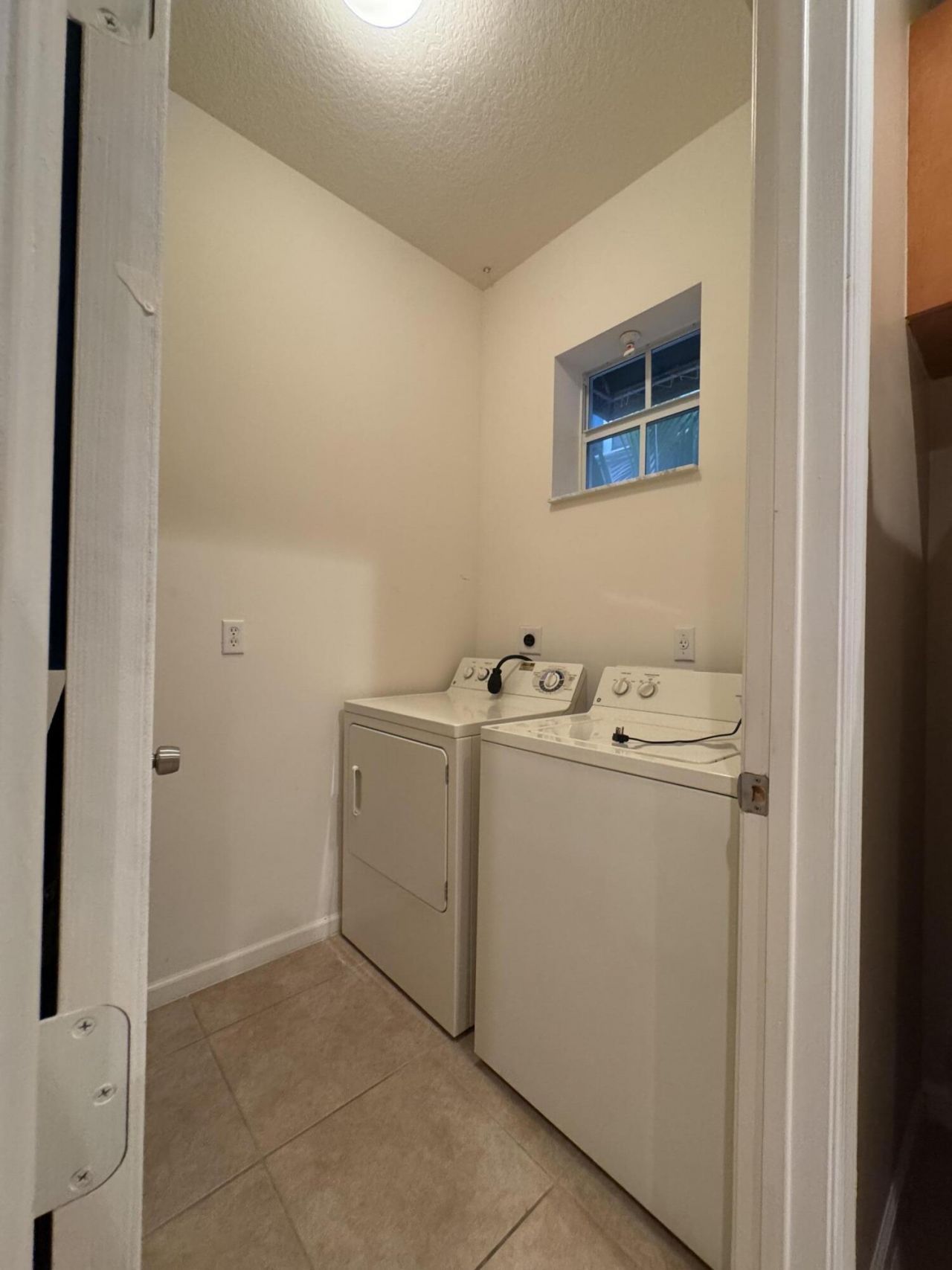 1033 NE 17th Way, Unit 604, Fort Lauderdale, FL 33304 Photo