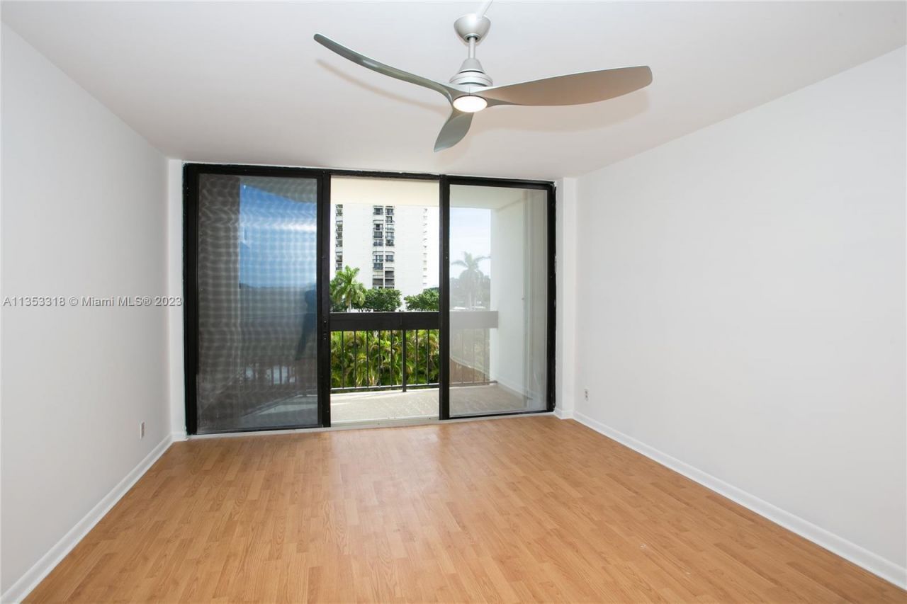 2400 Presidential Way, Unit 403, West Palm Beach, FL 33401 Photo