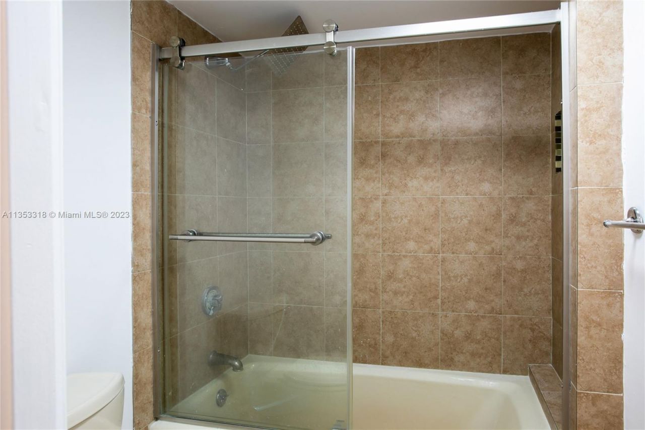 2400 Presidential Way, Unit 403, West Palm Beach, FL 33401 Photo