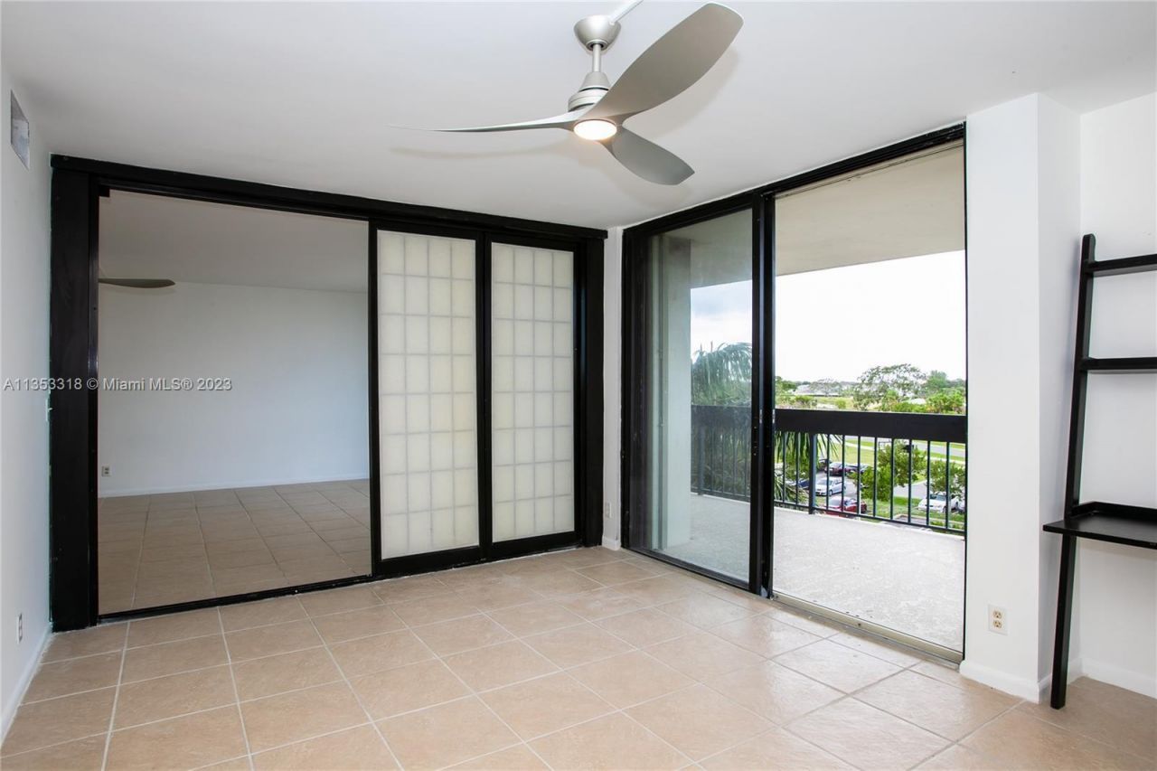 2400 Presidential Way, Unit 403, West Palm Beach, FL 33401 Photo