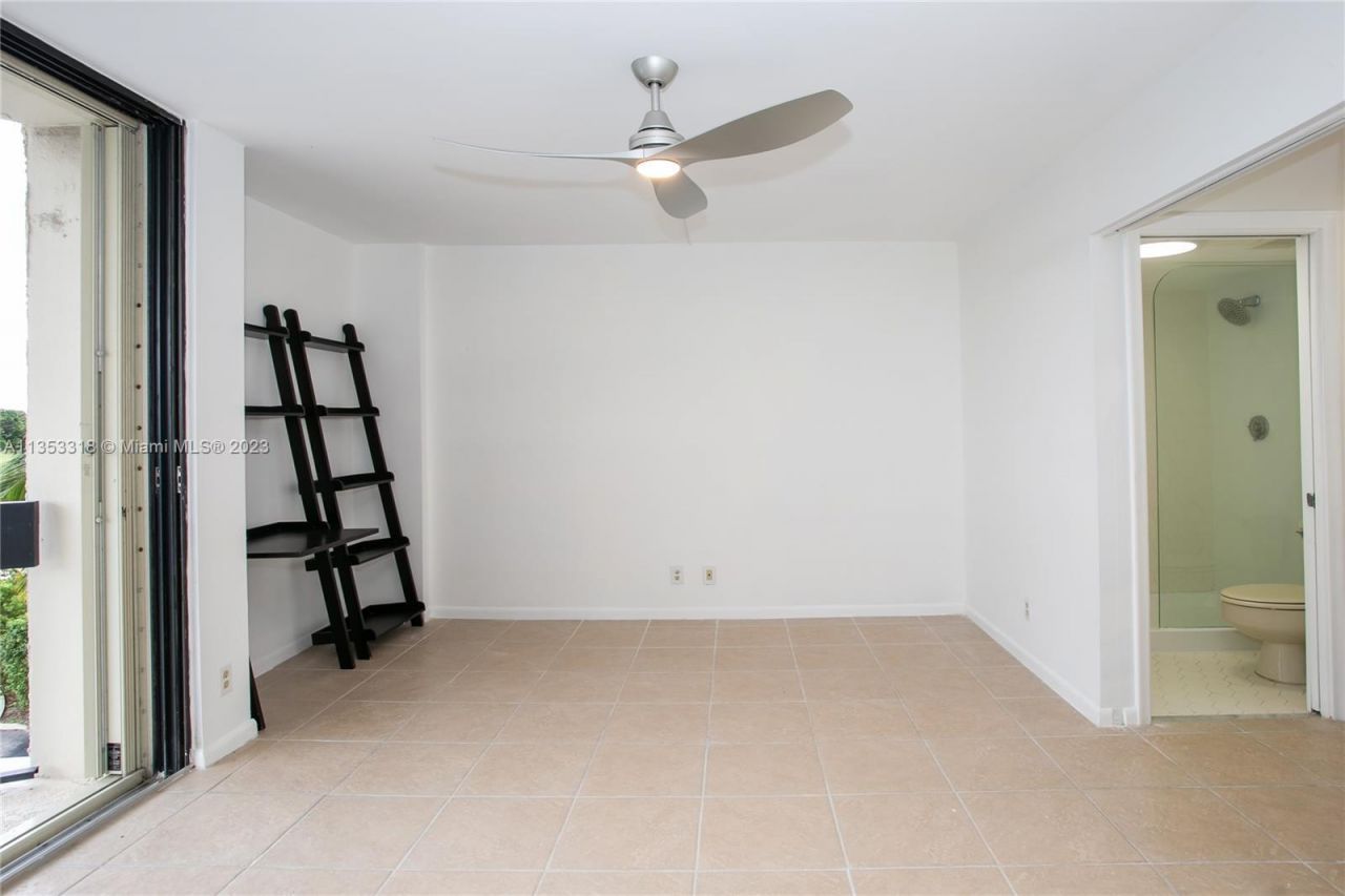 2400 Presidential Way, Unit 403, West Palm Beach, FL 33401 Photo