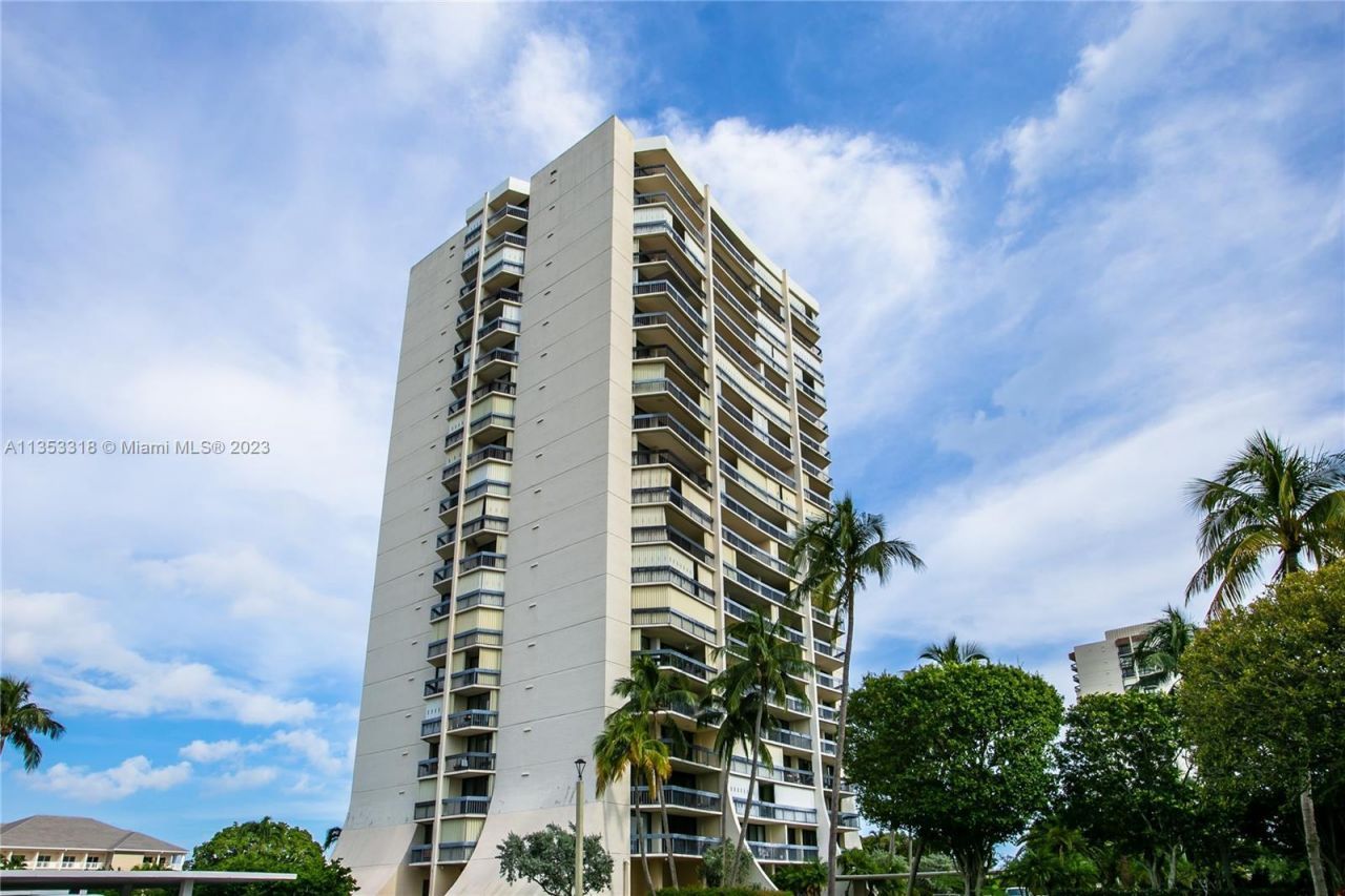 2400 Presidential Way, Unit 403, West Palm Beach, FL 33401 Photo