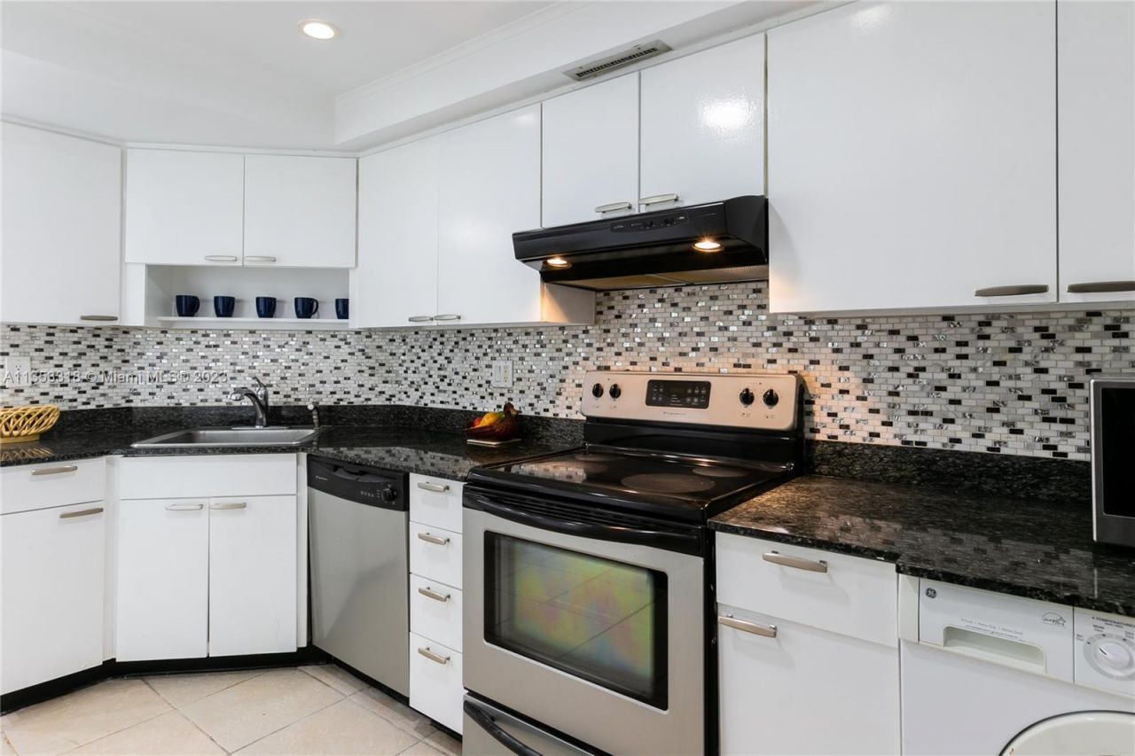 2400 Presidential Way, Unit 403, West Palm Beach, FL 33401 Photo