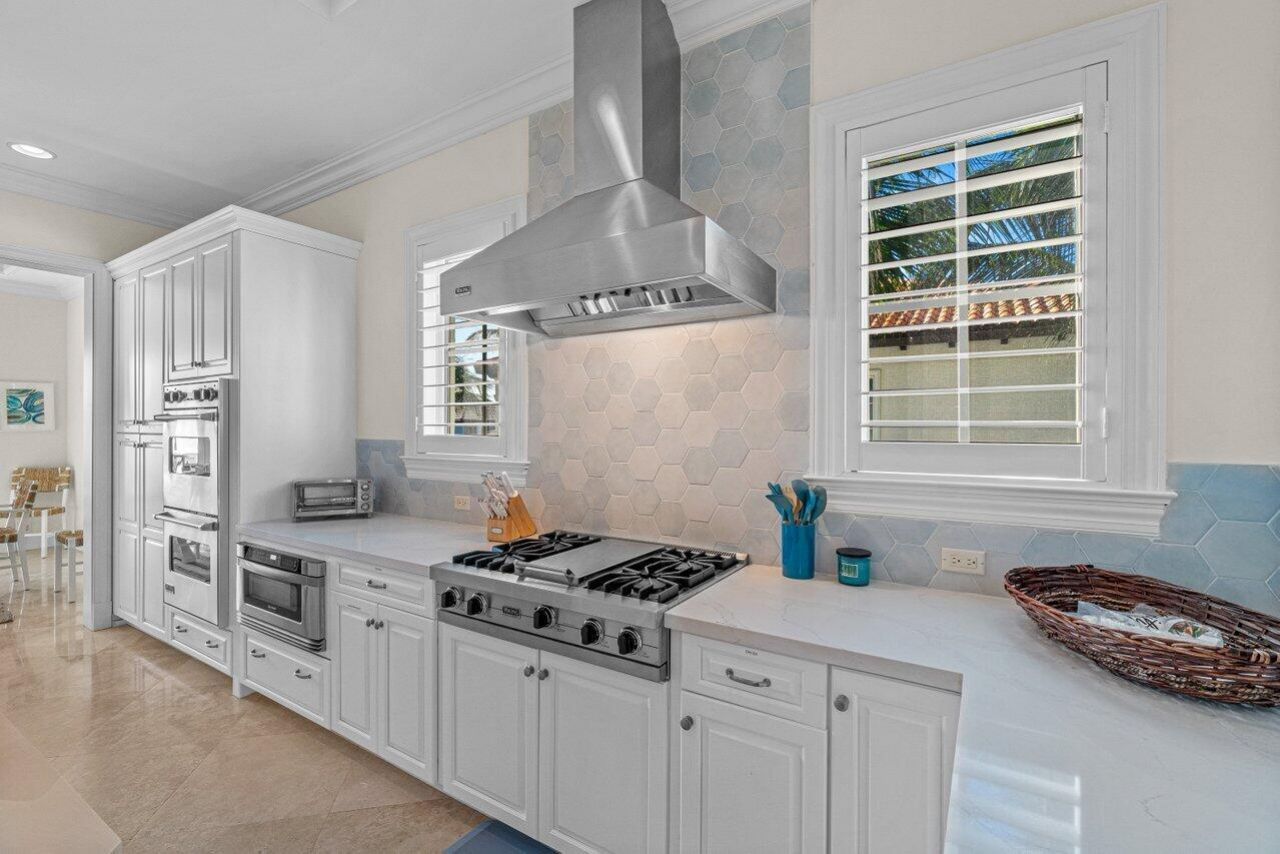 6103 N Ocean Boulevard N, Ocean Ridge, FL 33435 Photo