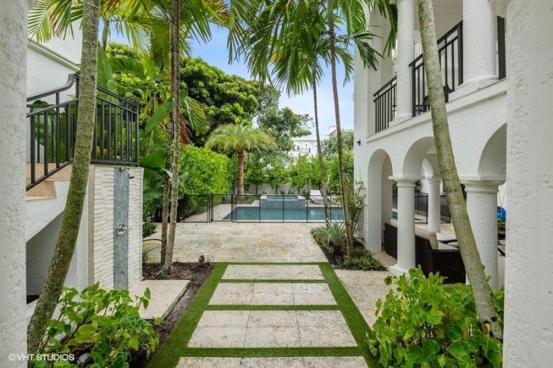 6103 N Ocean Boulevard N, Ocean Ridge, FL 33435 Photo
