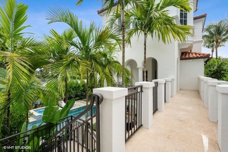 6103 N Ocean Boulevard N, Ocean Ridge, FL 33435 Photo