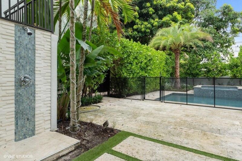 6103 N Ocean Boulevard N, Ocean Ridge, FL 33435 Photo