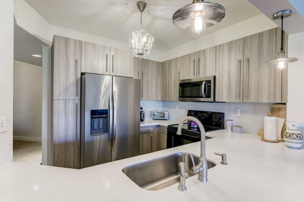 300 Uno Lago Drive, Unit 303, Juno Beach, FL 33408 Photo