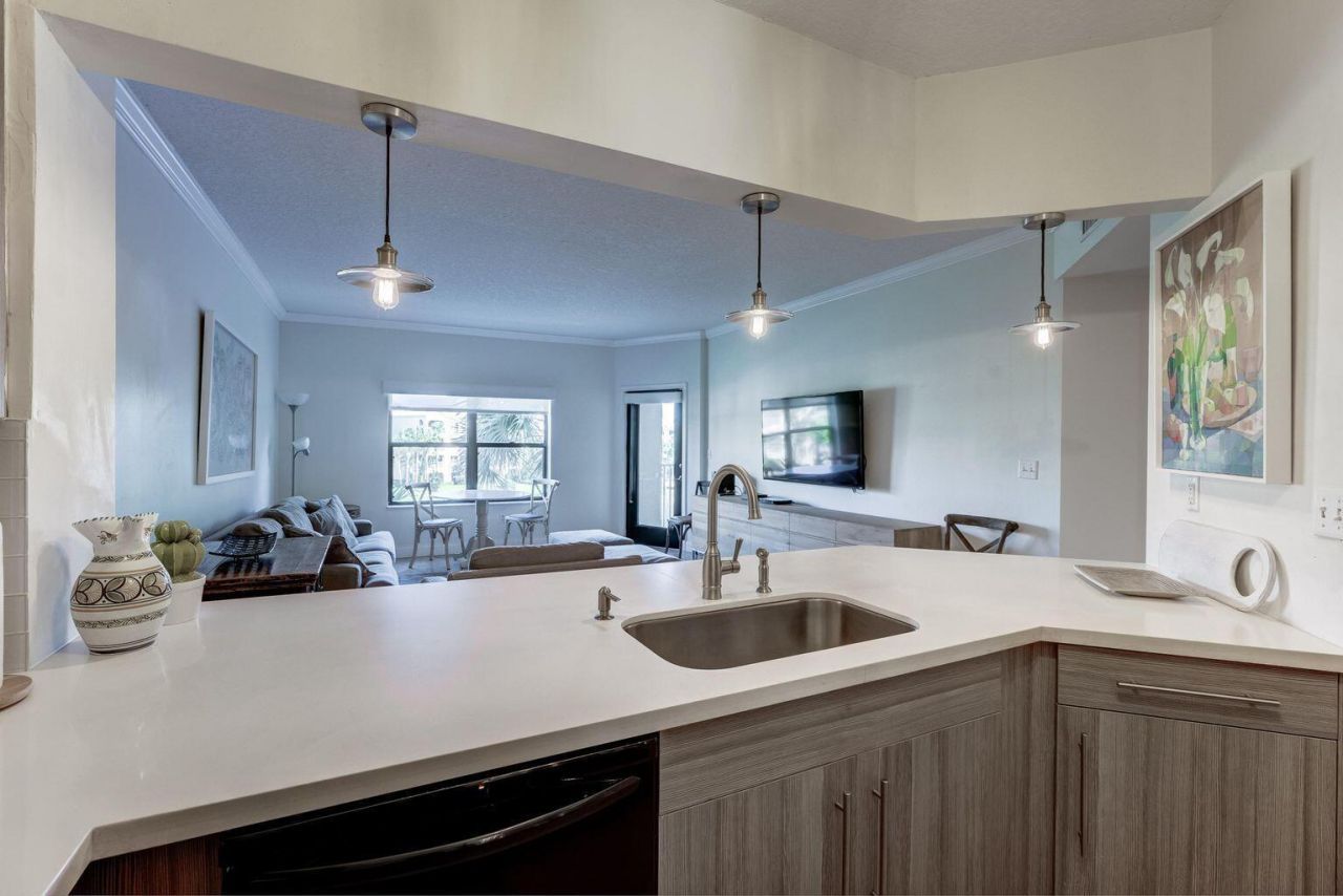 300 Uno Lago Drive, Unit 303, Juno Beach, FL 33408 Photo