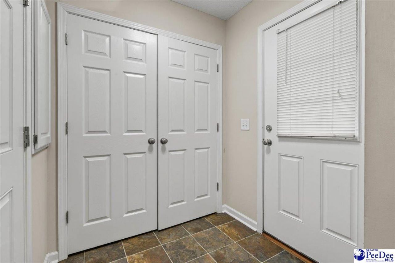 387 Drayton St Photo 14