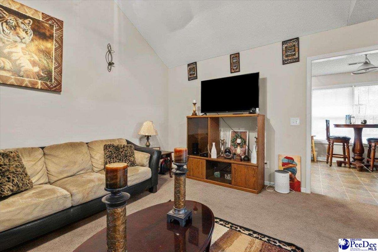 387 Drayton St Photo 5