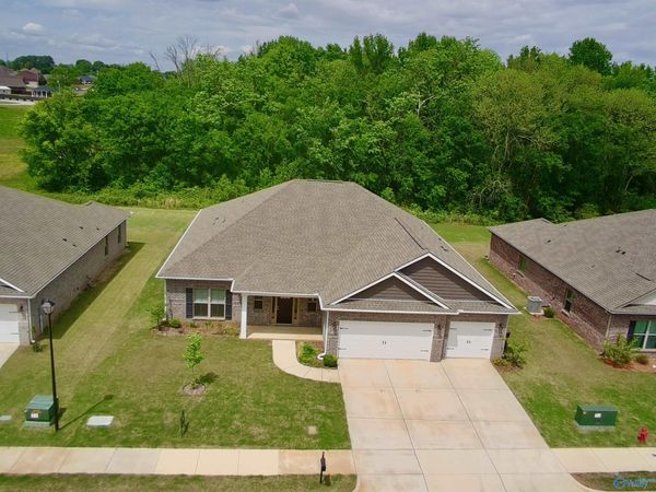 25129 Addlestone Drive, Athens, AL 35613