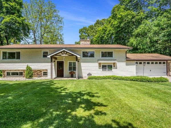 3840 E Gull Lake Drive, Hickory Corners, MI 49060