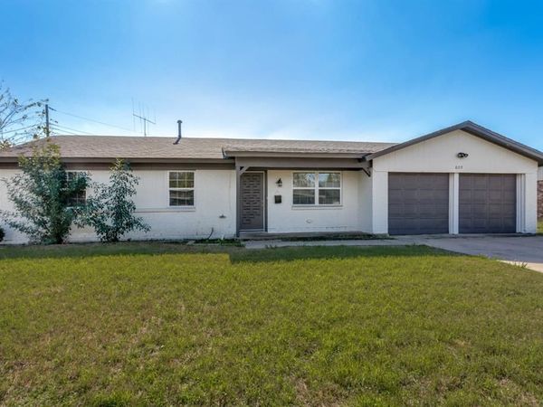 809 Michelle Drive, Everman, TX 76140