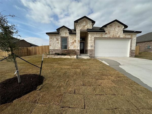 130 Lasso Loop, Lorena, TX 76655