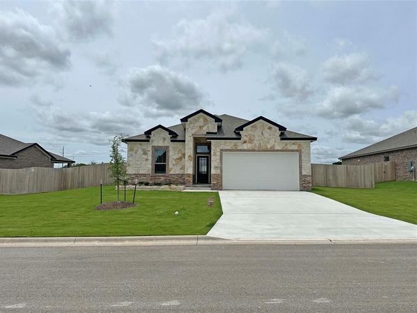 130 Lasso Loop, Lorena, TX 76655