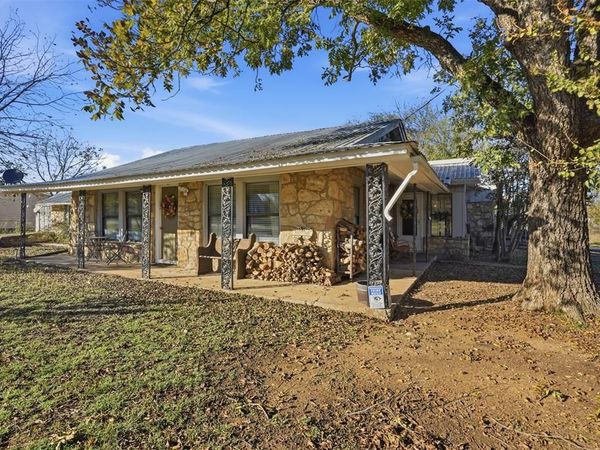 336 S 8th Avenue, Palo Pinto, TX 76484
