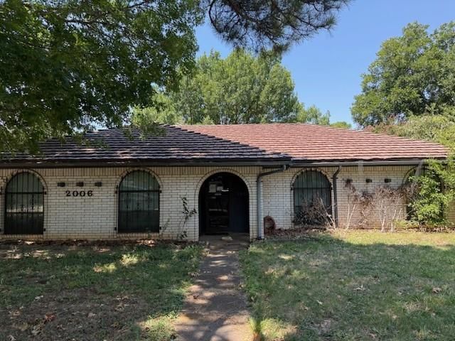 2006 San Jacinto Drive, Arlington, TX 76012 Main Photo
