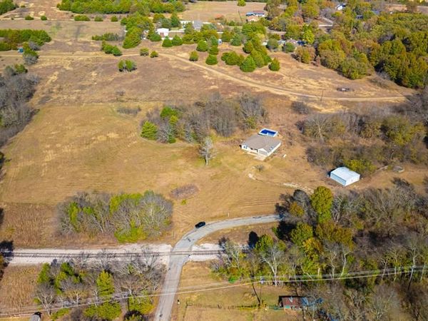 121 N Washburn Road, Bells, TX 75414