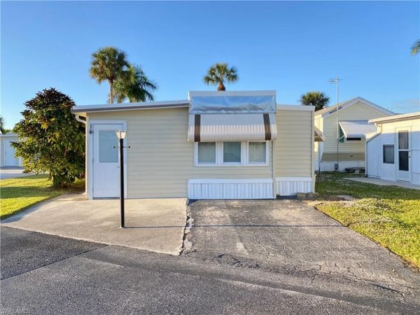 14 Pearl DR, Unit 14P, NAPLES, FL 34114