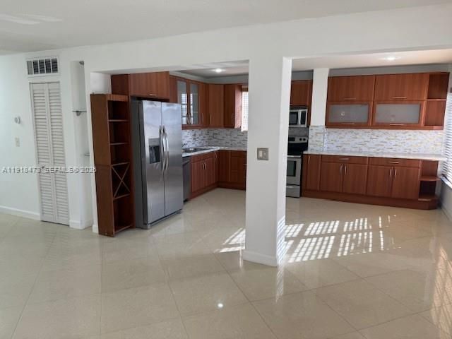 421 NE 1st St, Unit 119, Hallandale Beach, FL 33009 Photo
