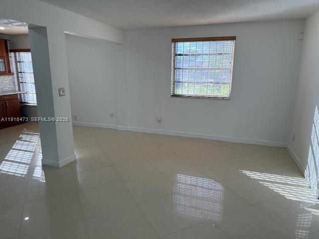 421 NE 1st St, Unit 119, Hallandale Beach, FL 33009 Photo