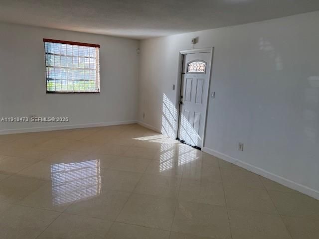 421 NE 1st St, Unit 119, Hallandale Beach, FL 33009 Photo