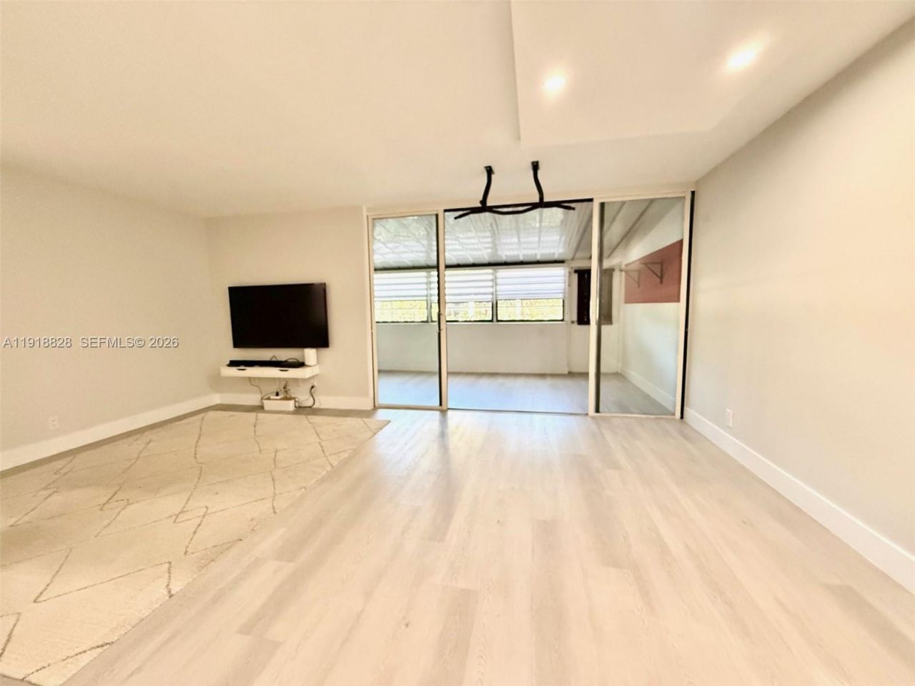 20200 W Country Club Dr, Unit 112, Aventura, FL 33180 Photo