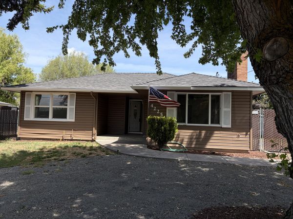 4225 Summers Lane, Klamath Falls, OR 97603