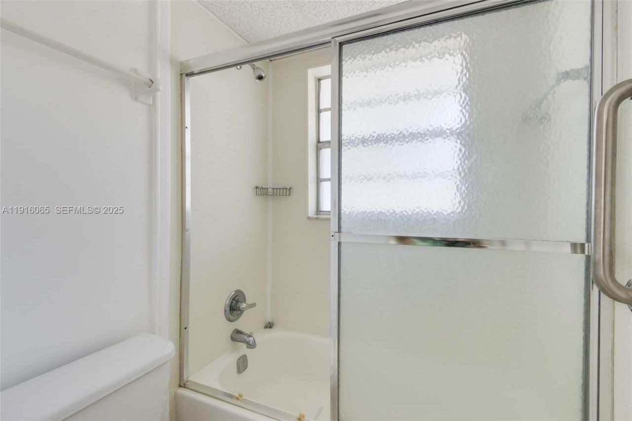 7887 Golf Cir Dr, Unit 106, Margate, FL 33063 Photo