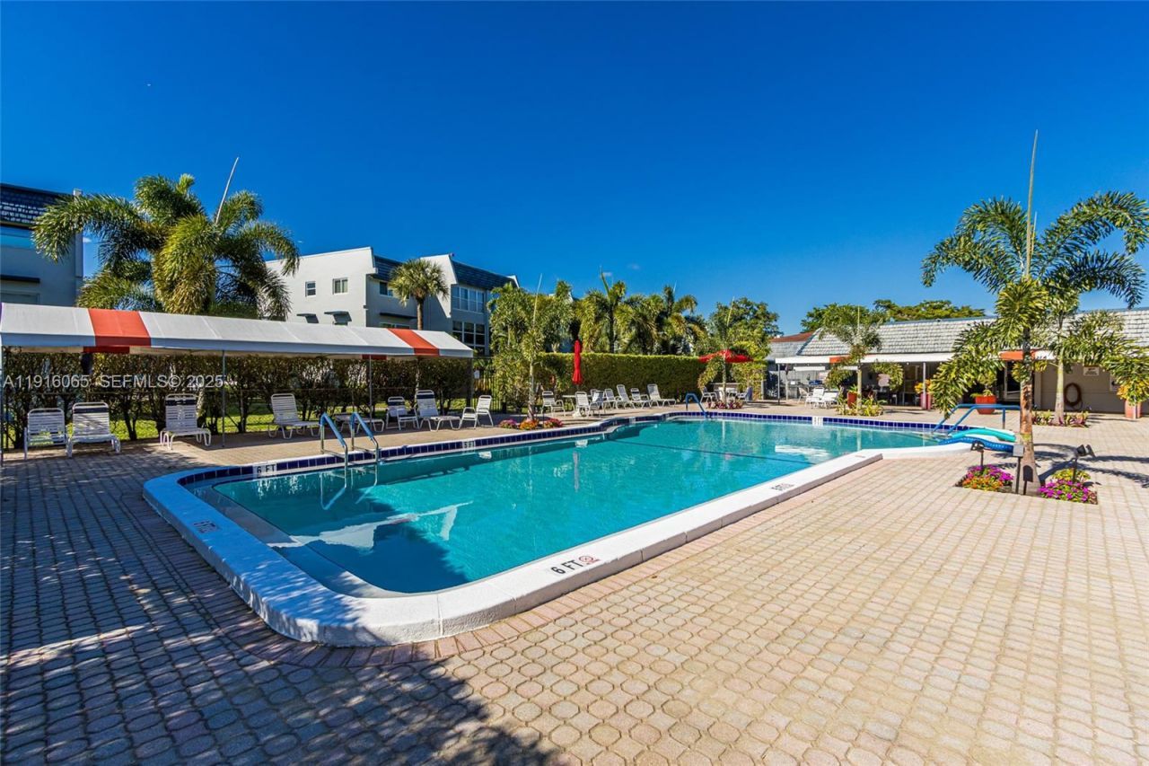 7887 Golf Cir Dr, Unit 106, Margate, FL 33063 Photo