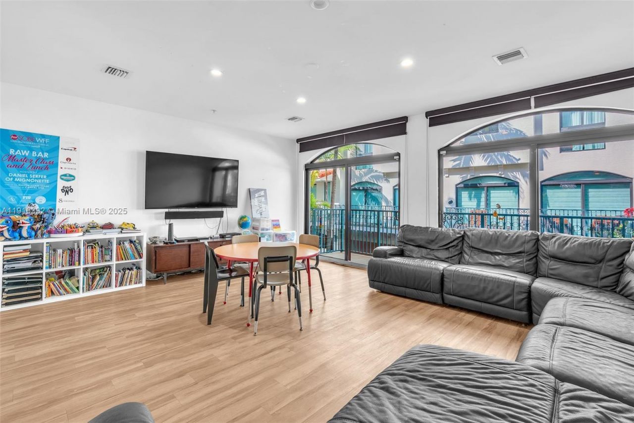 1162 98th St, Unit 4, Bay Harbor Islands, FL 33154 Photo