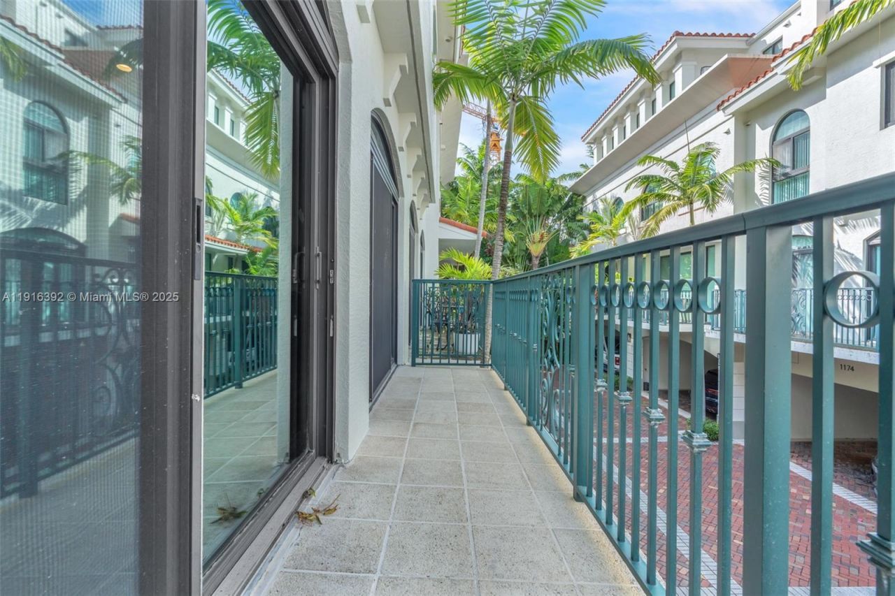 1162 98th St, Unit 4, Bay Harbor Islands, FL 33154 Photo