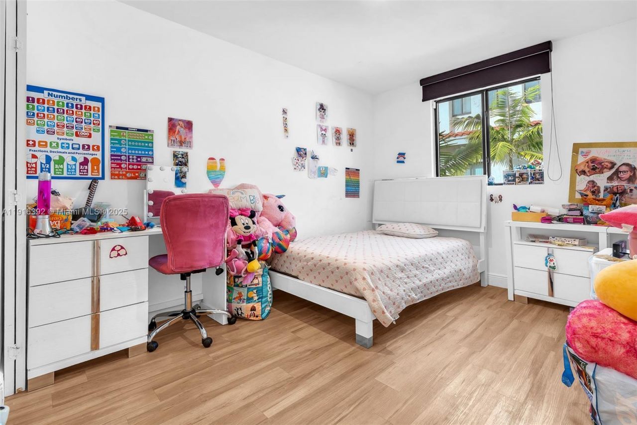 1162 98th St, Unit 4, Bay Harbor Islands, FL 33154 Photo