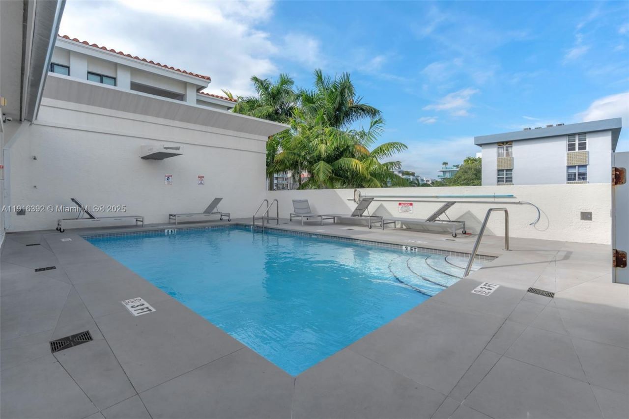 1162 98th St, Unit 4, Bay Harbor Islands, FL 33154 Photo