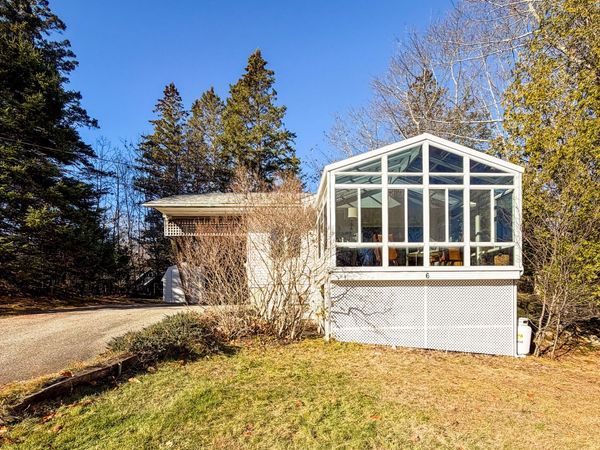 6 Nob Hill Road, Hancock, ME 04640