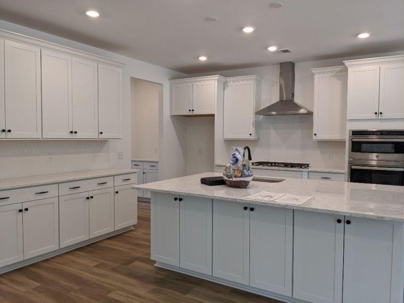 258 Huguenot Trail Photo 8