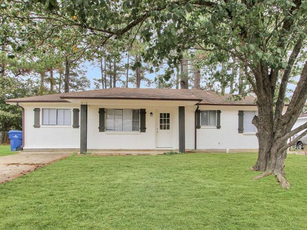 210 Hickory St , New Llano, LA 71461