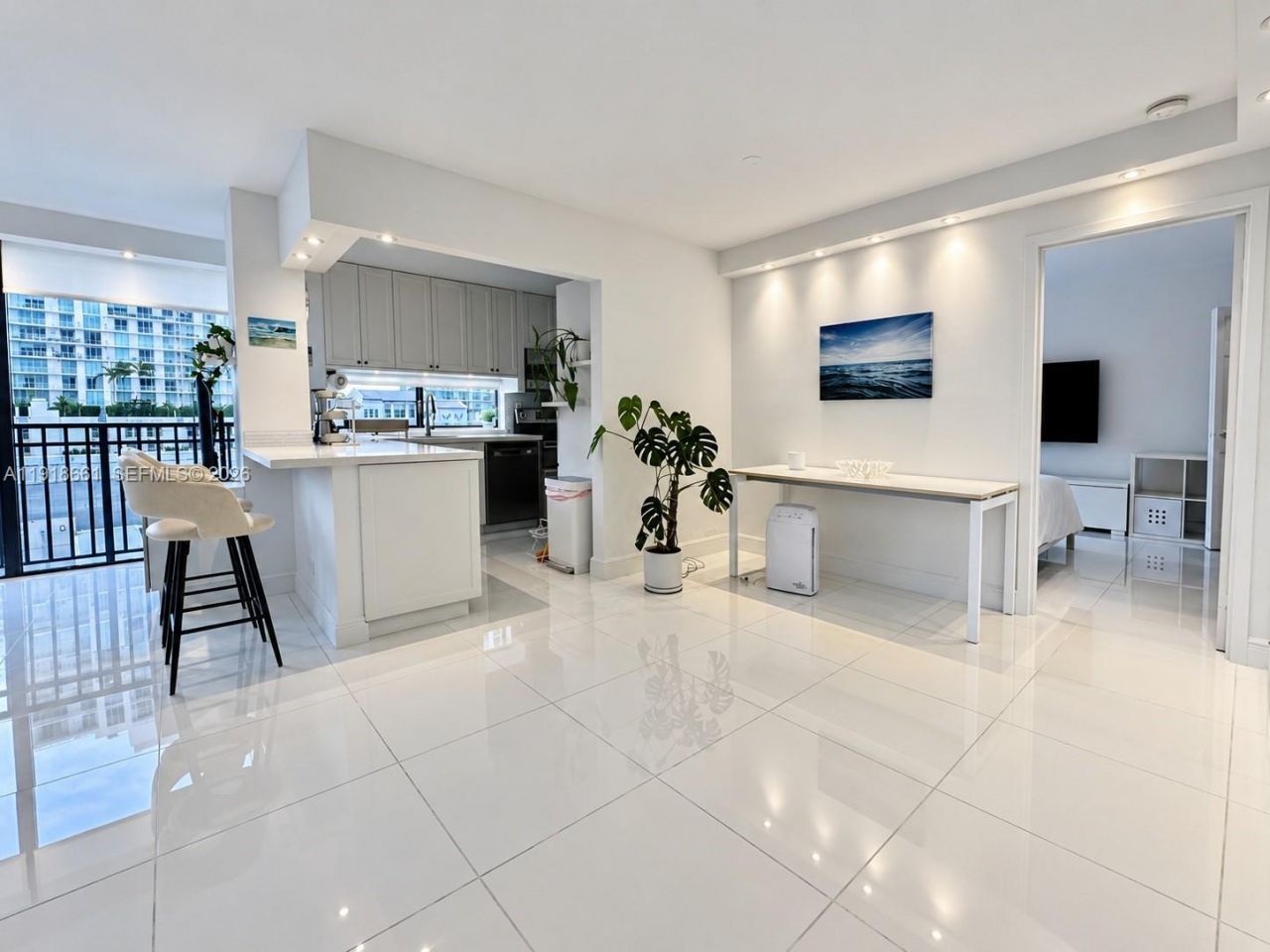 16909 N Bay Rd, Unit 716, Sunny Isles Beach, FL 33160 Photo
