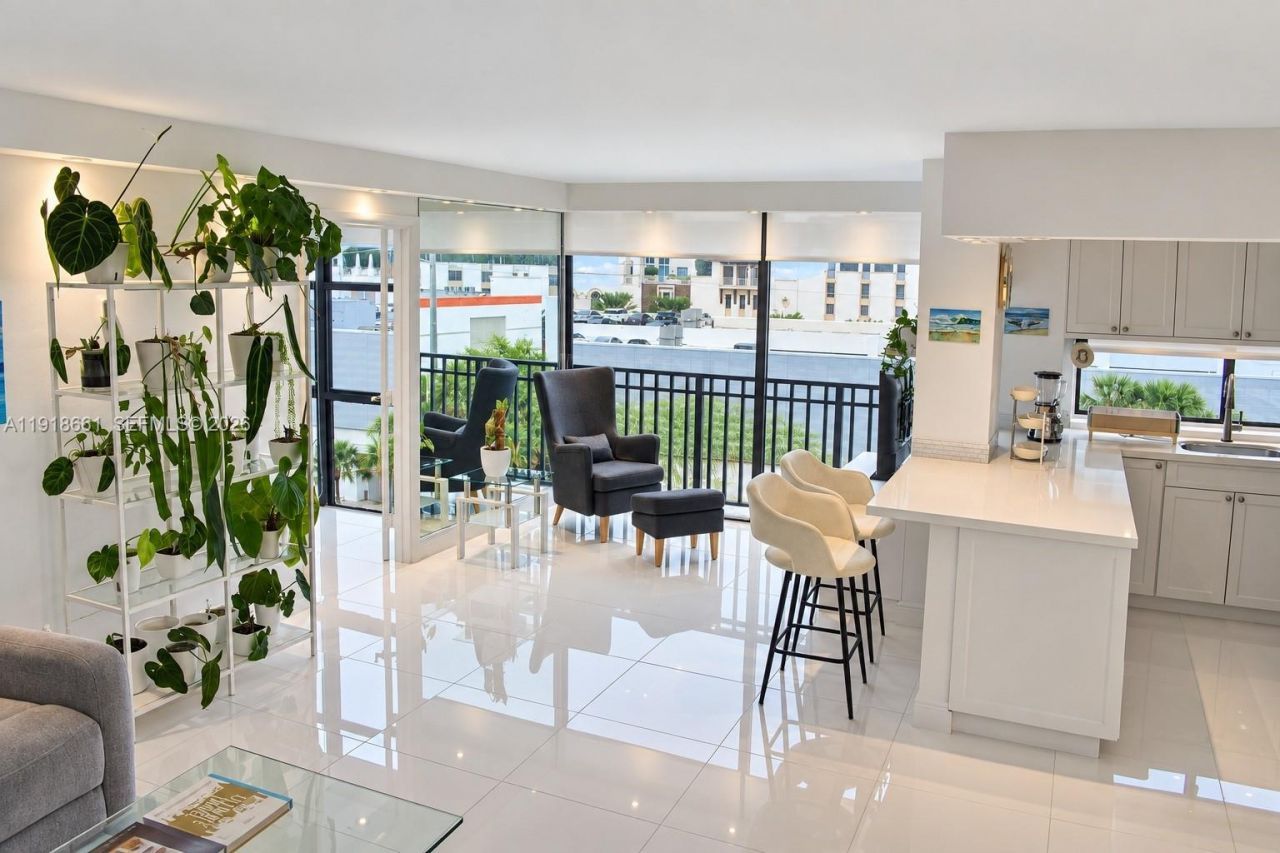 16909 N Bay Rd, Unit 716, Sunny Isles Beach, FL 33160 Photo