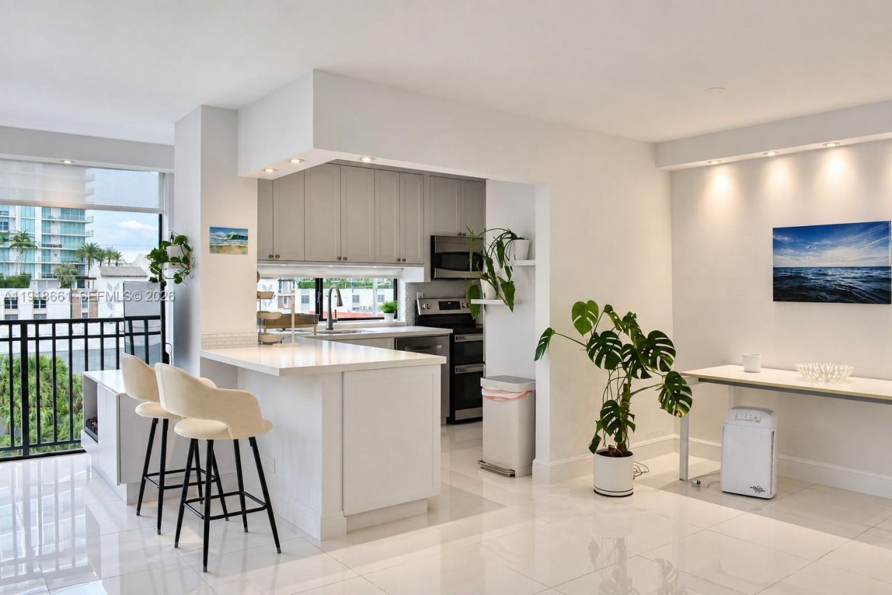 16909 N Bay Rd, Unit 716, Sunny Isles Beach, FL 33160 Photo