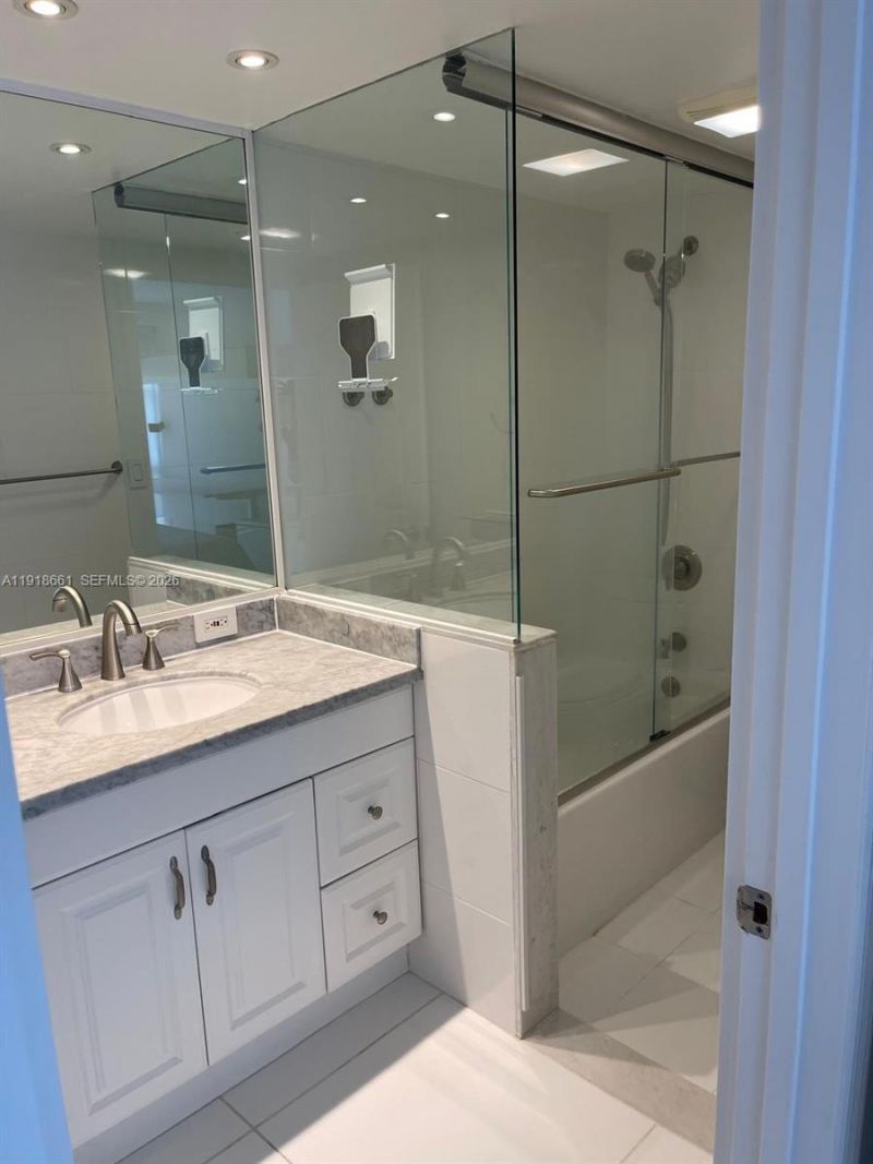 16909 N Bay Rd, Unit 716, Sunny Isles Beach, FL 33160 Photo