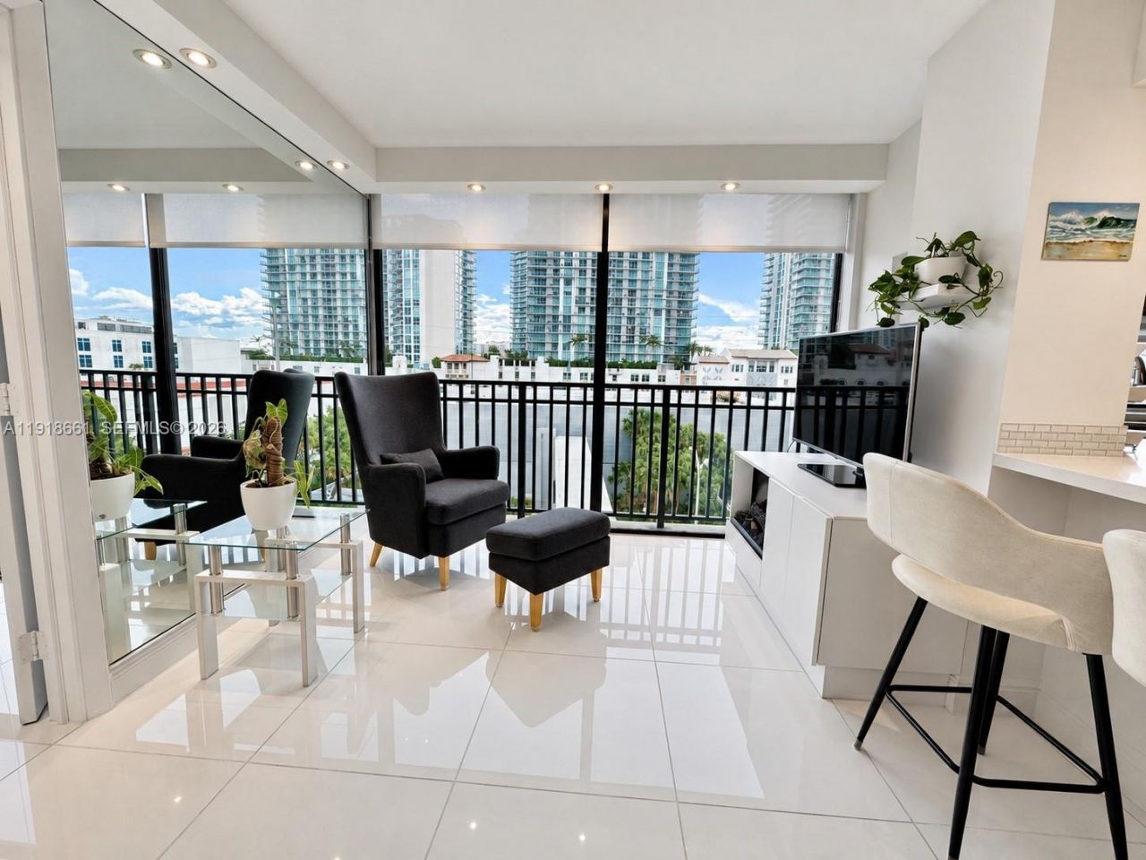 16909 N Bay Rd, Unit 716, Sunny Isles Beach, FL 33160 Photo