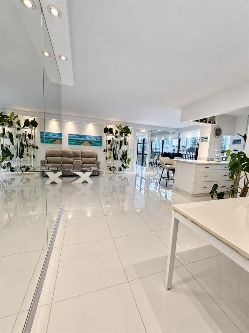 16909 N Bay Rd, Unit 716, Sunny Isles Beach, FL 33160 Photo