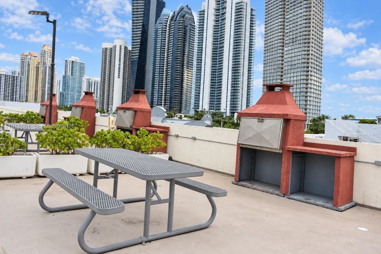 16909 N Bay Rd, Unit 716, Sunny Isles Beach, FL 33160 Photo