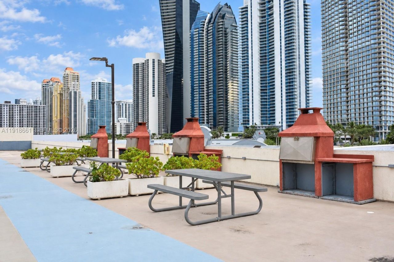 16909 N Bay Rd, Unit 716, Sunny Isles Beach, FL 33160 Photo