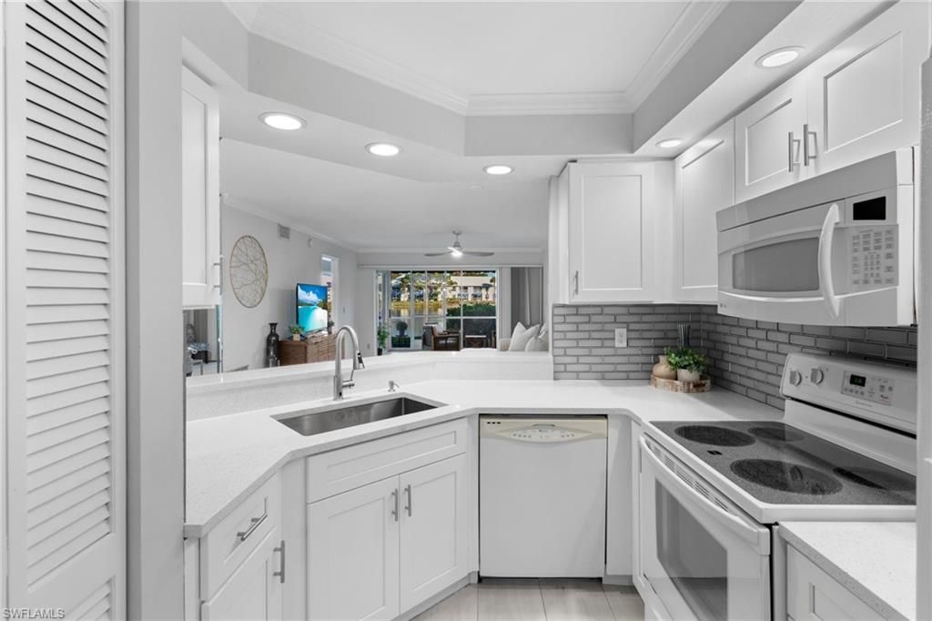 816 Gulf Pavilion Dr, Unit 102, Naples, FL 34108 Photo