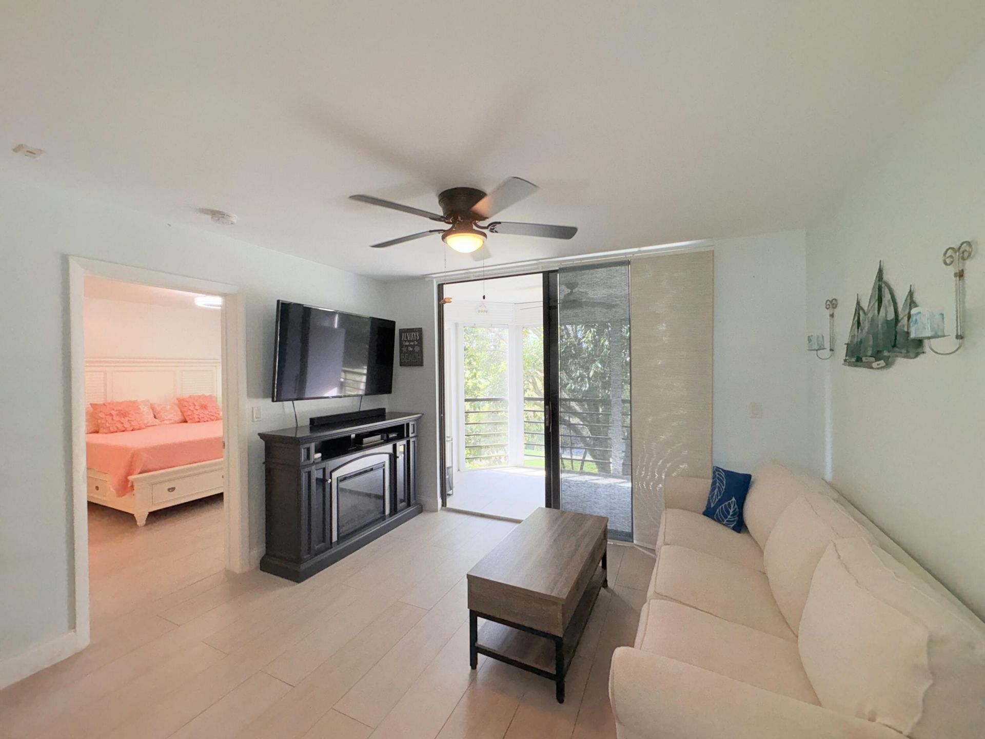 3138 Via Poinciana, Unit 306, Lake Worth, FL 33467 Photo