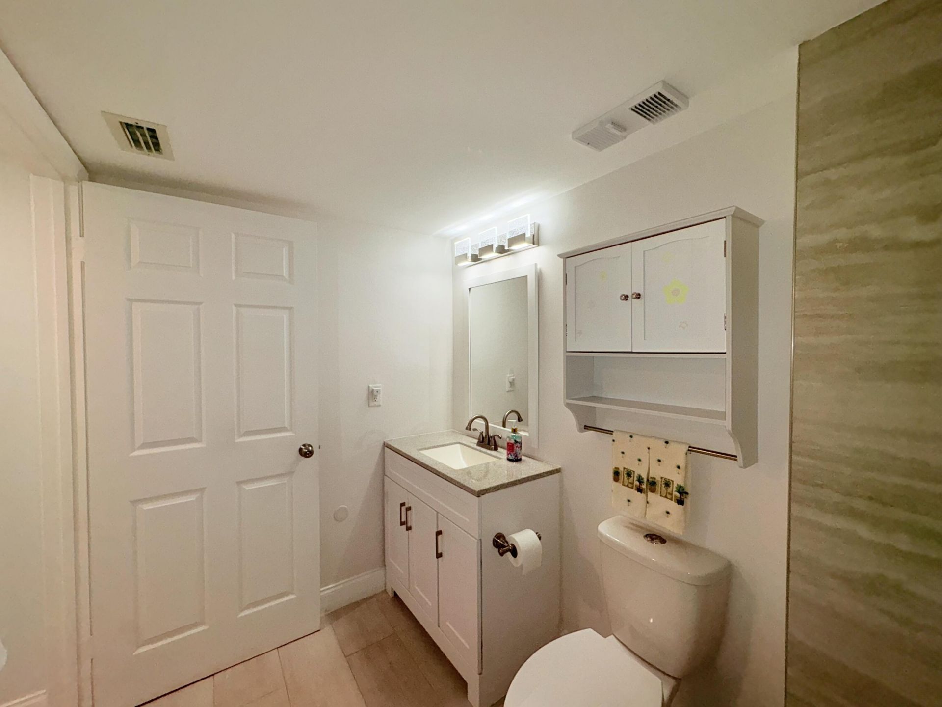 3138 Via Poinciana, Unit 306, Lake Worth, FL 33467 Photo